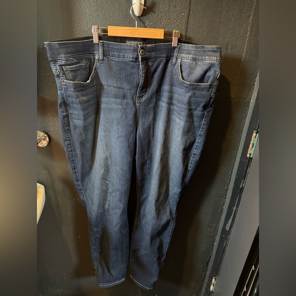 Torrid Dark Wash Bombshell Skinny Jeans Size 26 - Picture 1 of 4